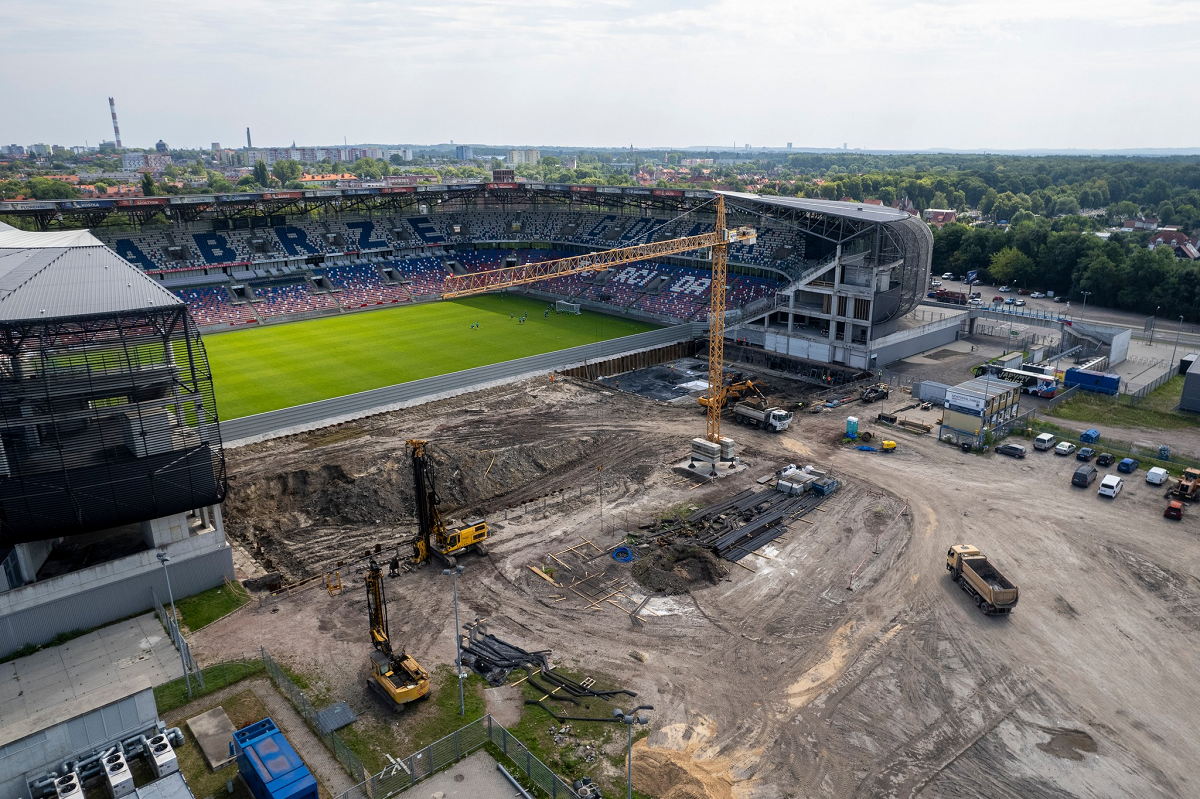 Trwa budowa Trybuny Zachodniej Areny Zabrze. Na jakim etapie są prace?