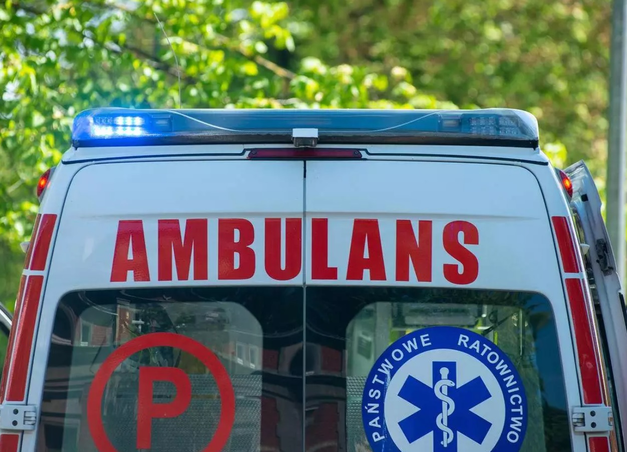 Groźny wypadek w Zabrzu. W wyniku zderzenia 2 pojazdów aż 4 osoby trafiły do szpitala