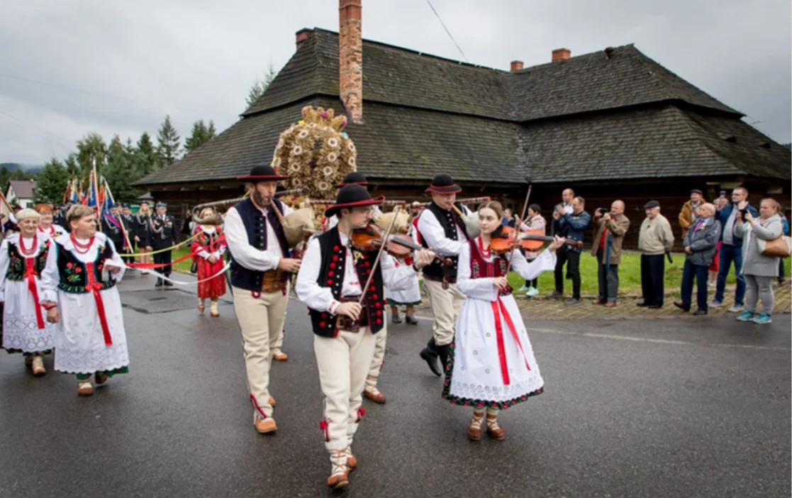 19-letni motocyklista wypadł z drogi w Mikołowie. Policja apeluje o rozwagę!