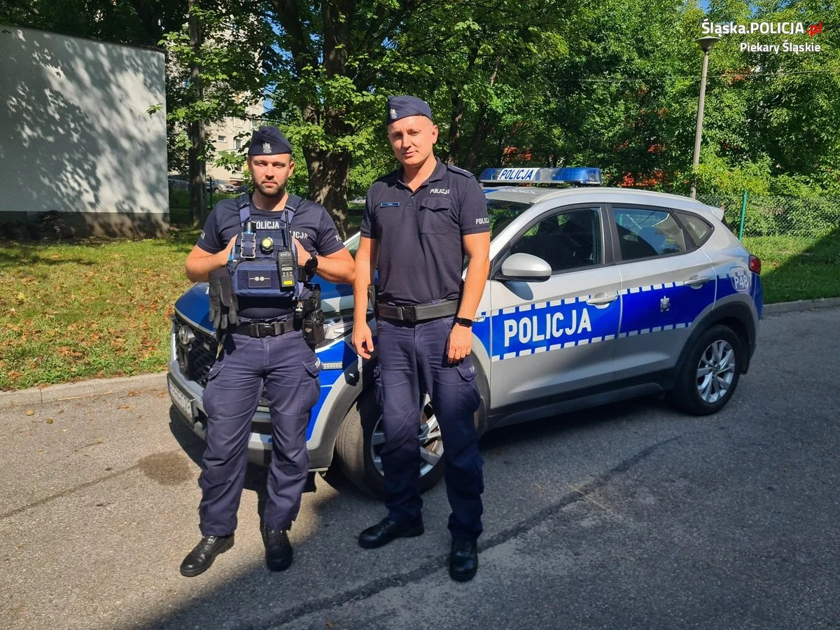 Piekarscy policjanci reanimowali 64-latka. Mężczyzna trafił do szpitala