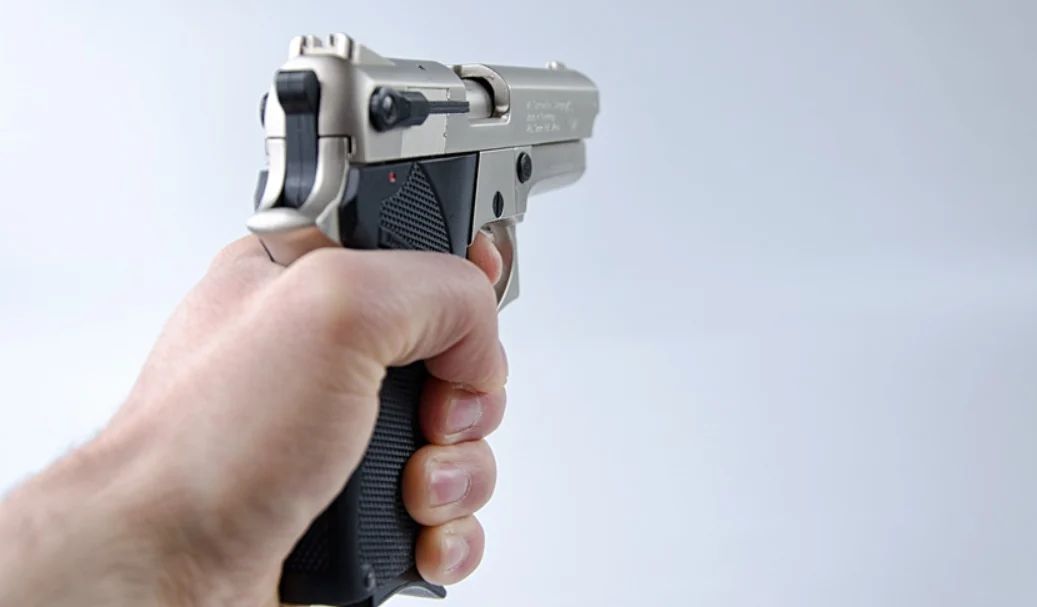 Bytom: 42-latek celował bronią w przejeżdżające pojazdy. Grozi mu nawet 8 lat więzienia!