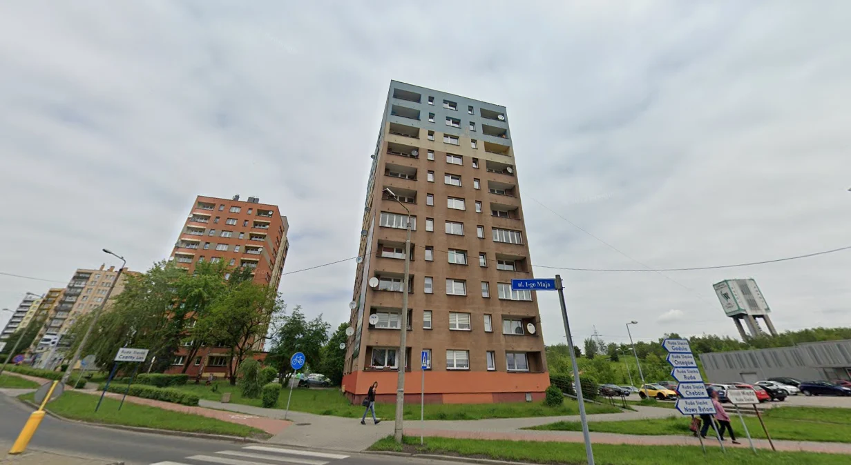 Problem z miejscami parkingowymi mieszkańców wieżowca przy ul. 1 Maja. Będzie protest!