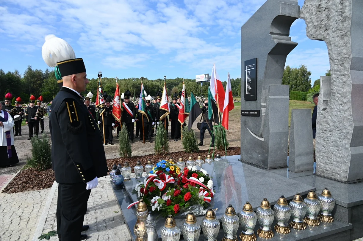 14. rocznica tragedii w kopalni Wujek-Śląsk. Zmarłym oddano hołd [ZDJĘCIA]