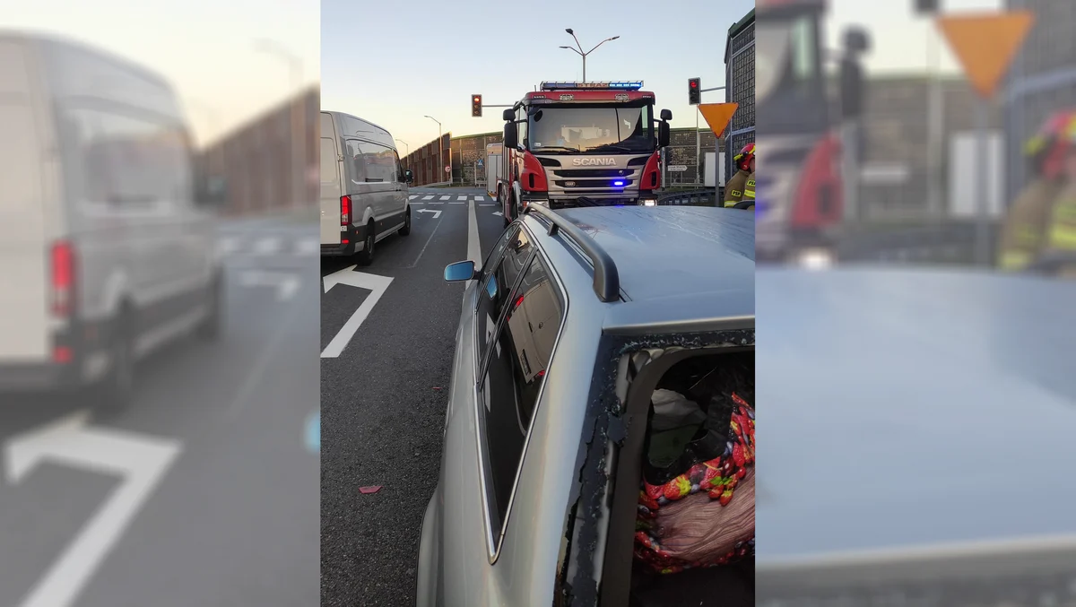 Dwie kolizje o poranku. Zjazd z autostrady A4 był zablokowany