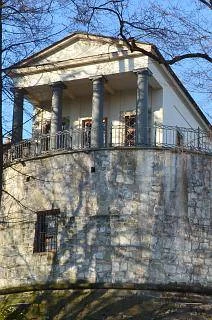 15_1_PALAC_MYSLIWSKI_HABSBURGOW_dorycki_portyk.jpg