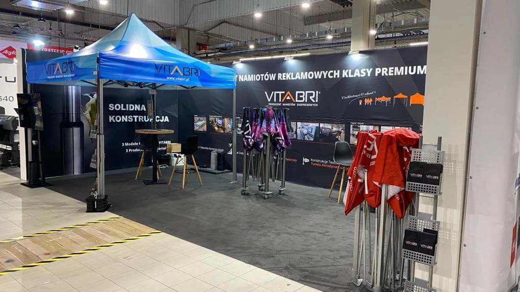 Wybierasz się na targi? Wynajmij namiot reklamowy!