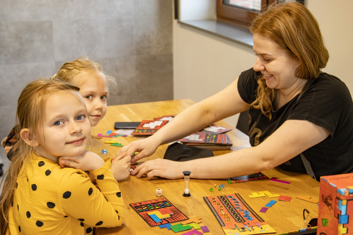 Wejdź w świat planszówek i spędź czas na dobrej zabawie!