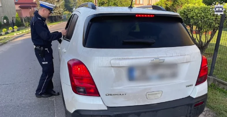 39-latek z Mysłowic wiózł dziecko pod wpływem alkoholu. Posiadał także zakaz prowadzenia pojazdów!