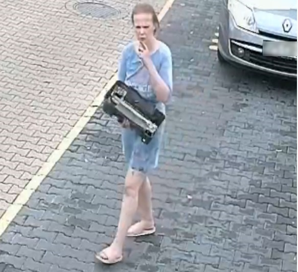 Uszkodziła monitor do McDrive. Widziałeś tę kobietę?