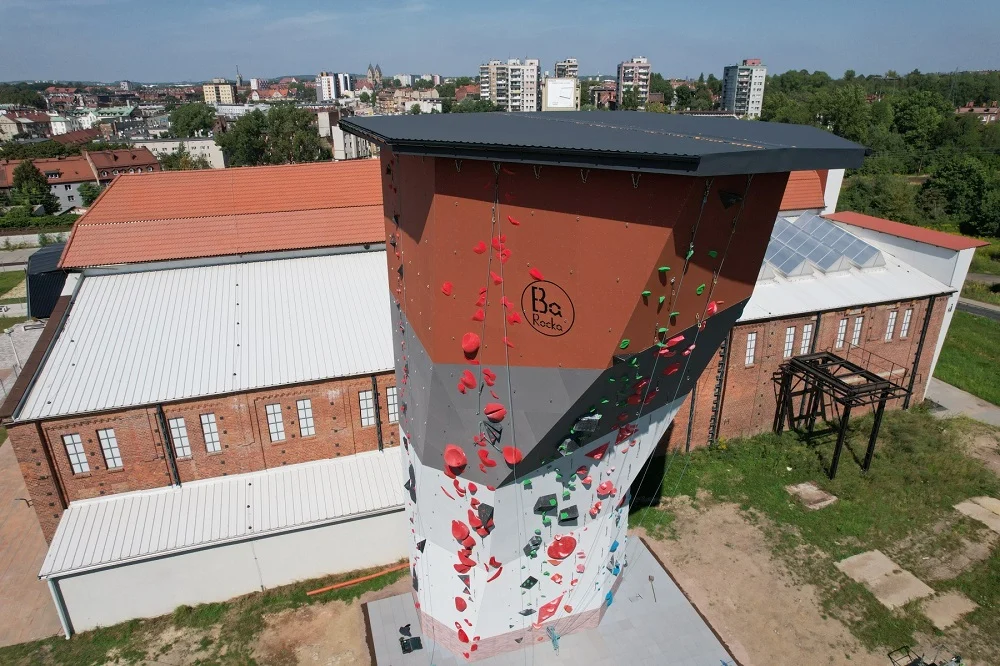 W Skarpie Bytom powstała największa zewnętrzna sportowa ściana wspinaczkowa w Polsce