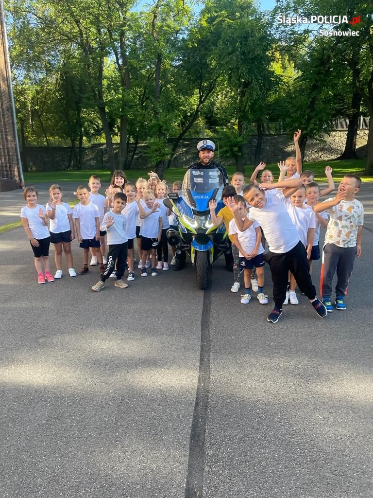 Pracowity tydzień sosnowieckiej drogówki. Policjanci odwiedzili 33 szkoły