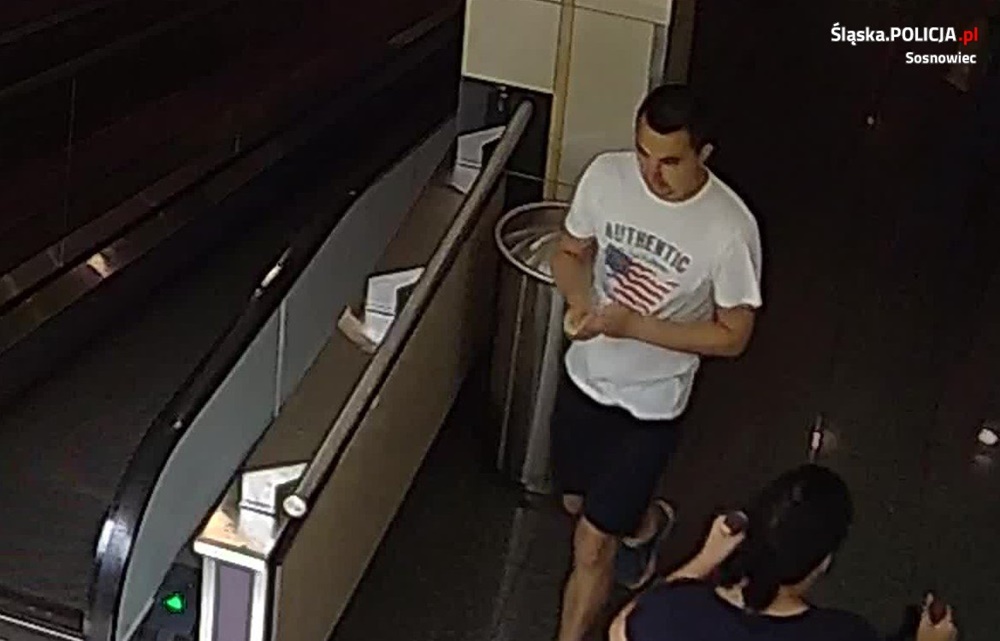 Przywłaszczył pieniądze pozostawione w bankomacie. Poznajesz go?