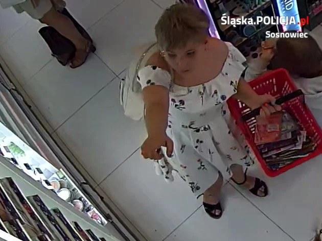 Ukradła kosmetyki w centrum Sosnowca. Poznajesz tę kobietę?