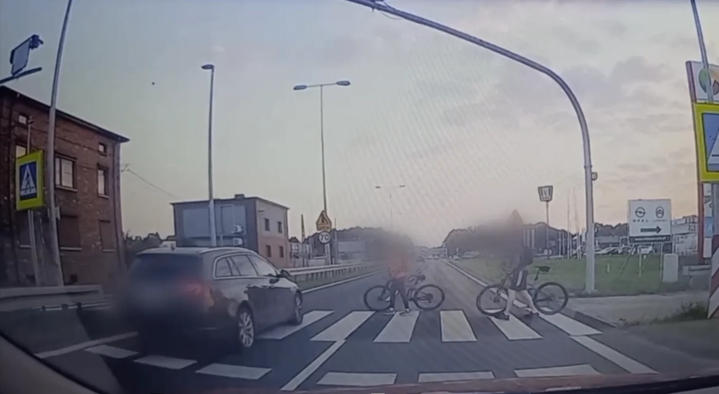 Mikołów: Blisko tragedii! Piesza w ostatniej chwili uniknęła potrącenia
