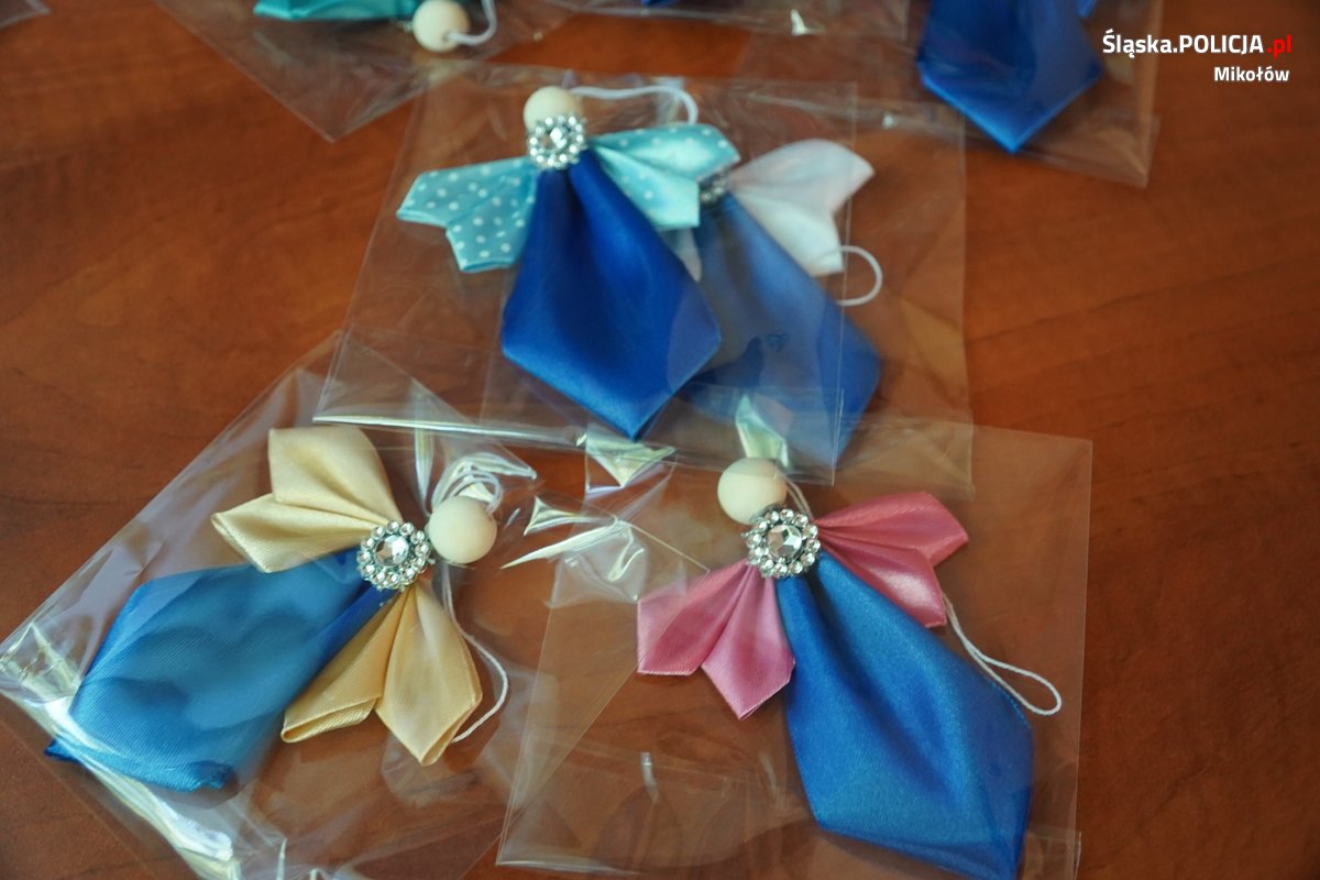 Wizyta seniorów w mikołowskiej komendzie