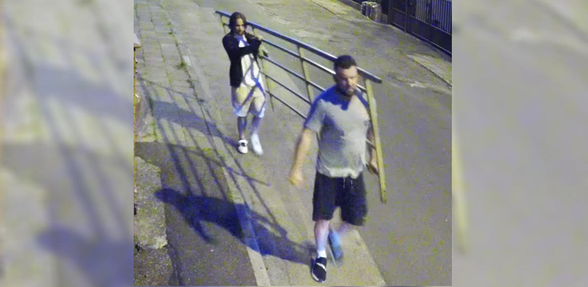 Ukradli barierki z ul. Teresy 15. Rozpoznajesz ich?