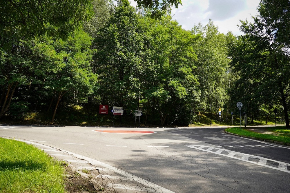 Tymczasowa organizacja ruchu w rejonie trzech skrzyżowań w Katowicach