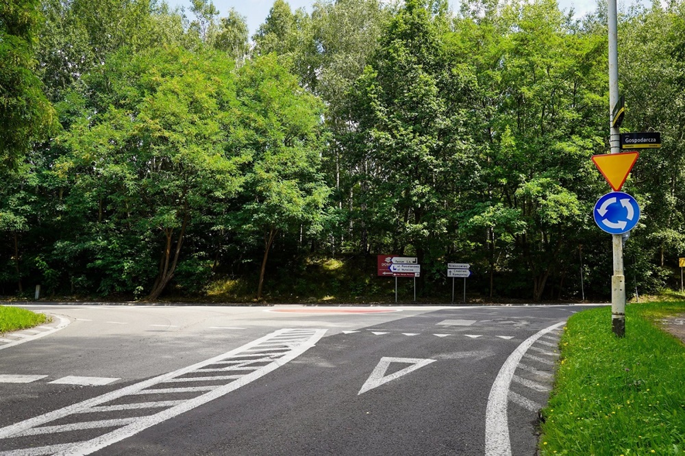 Tymczasowa organizacja ruchu w rejonie trzech skrzyżowań w Katowicach