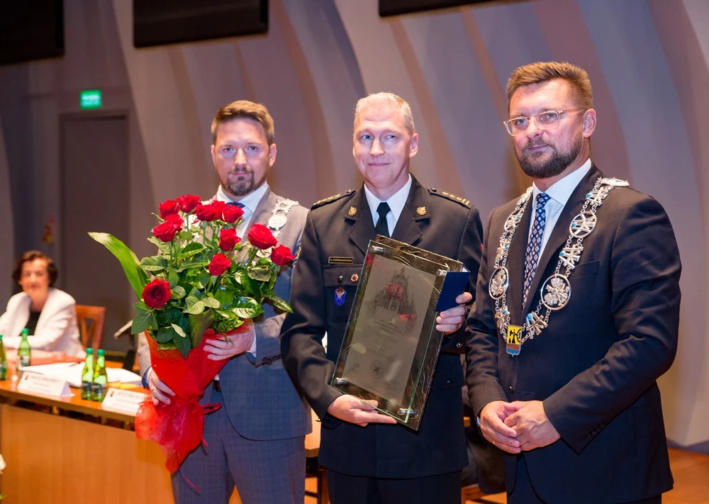 Uroczysta sesja Rady Miasta Katowice. Nadano m.in. tytuł Honorowego Obywatela Miasta