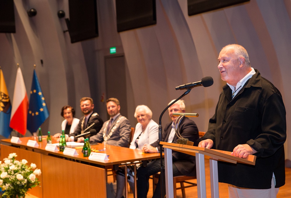 Uroczysta sesja Rady Miasta Katowice. Nadano m.in. tytuł Honorowego Obywatela Miasta