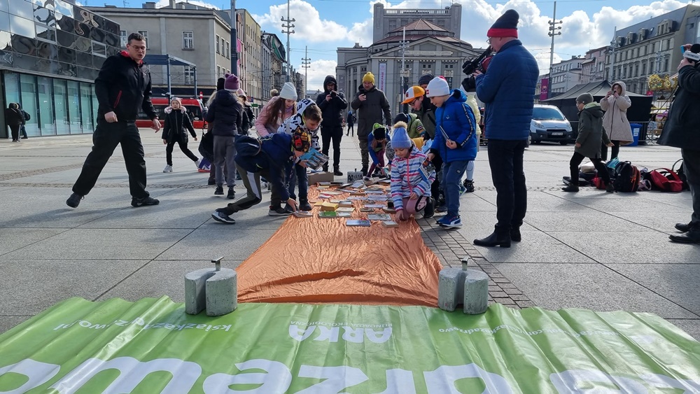 Katowice: Startuje ogólnopolska akcja "Książka za drzewo" – edycja jesienna