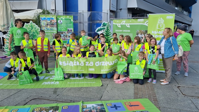 Katowice: Startuje ogólnopolska akcja "Książka za drzewo" – edycja jesienna