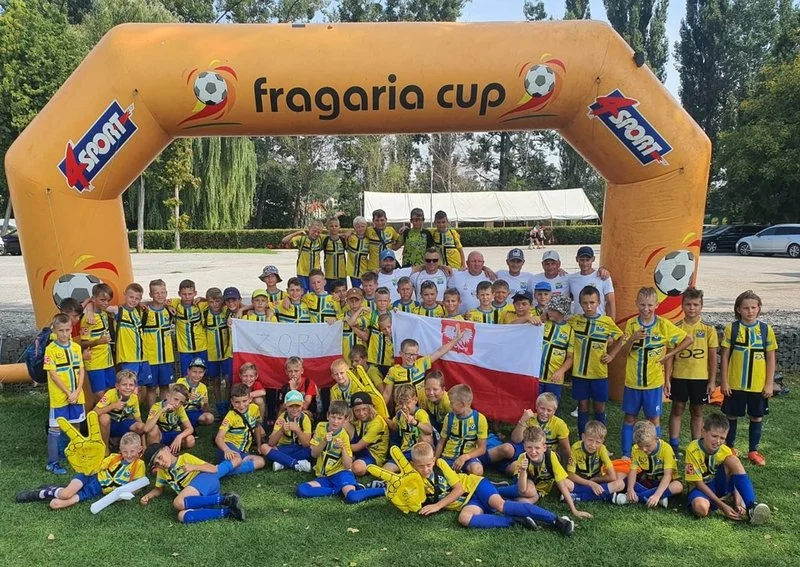 Drużyny MKS Żory przywiozły srebrne medale ze Słowacji