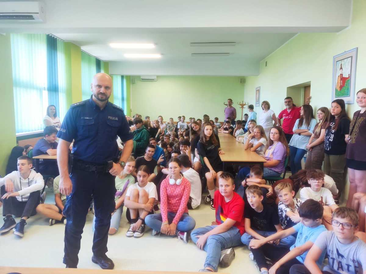 Żorski profilaktyk spotkał się z uczniami szkół podstawowych