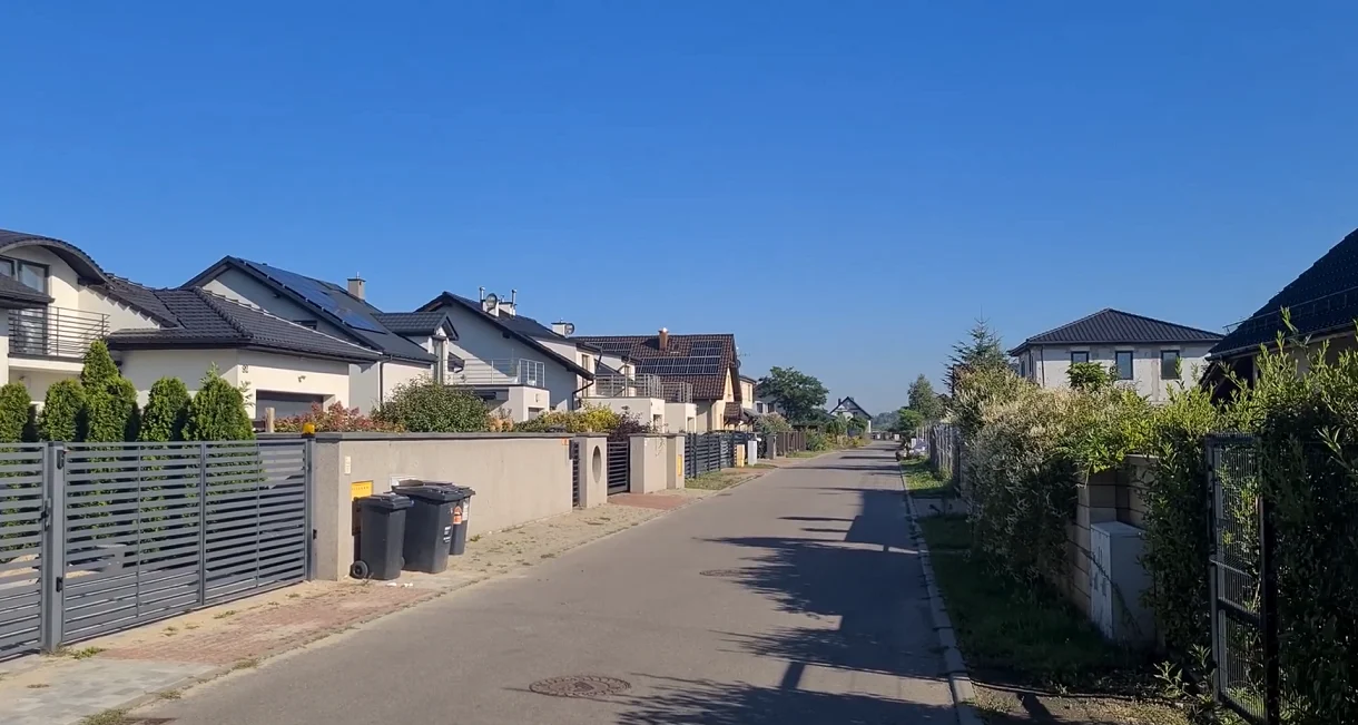 Kolejna ważna inwestycja w Maciejkowicach! Nowe chodniki i oświetlenie przy ul. Słowików