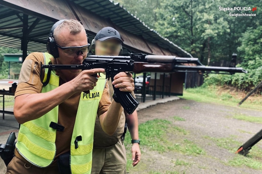Szkolenie strzeleckie świętochłowickich mundurowych