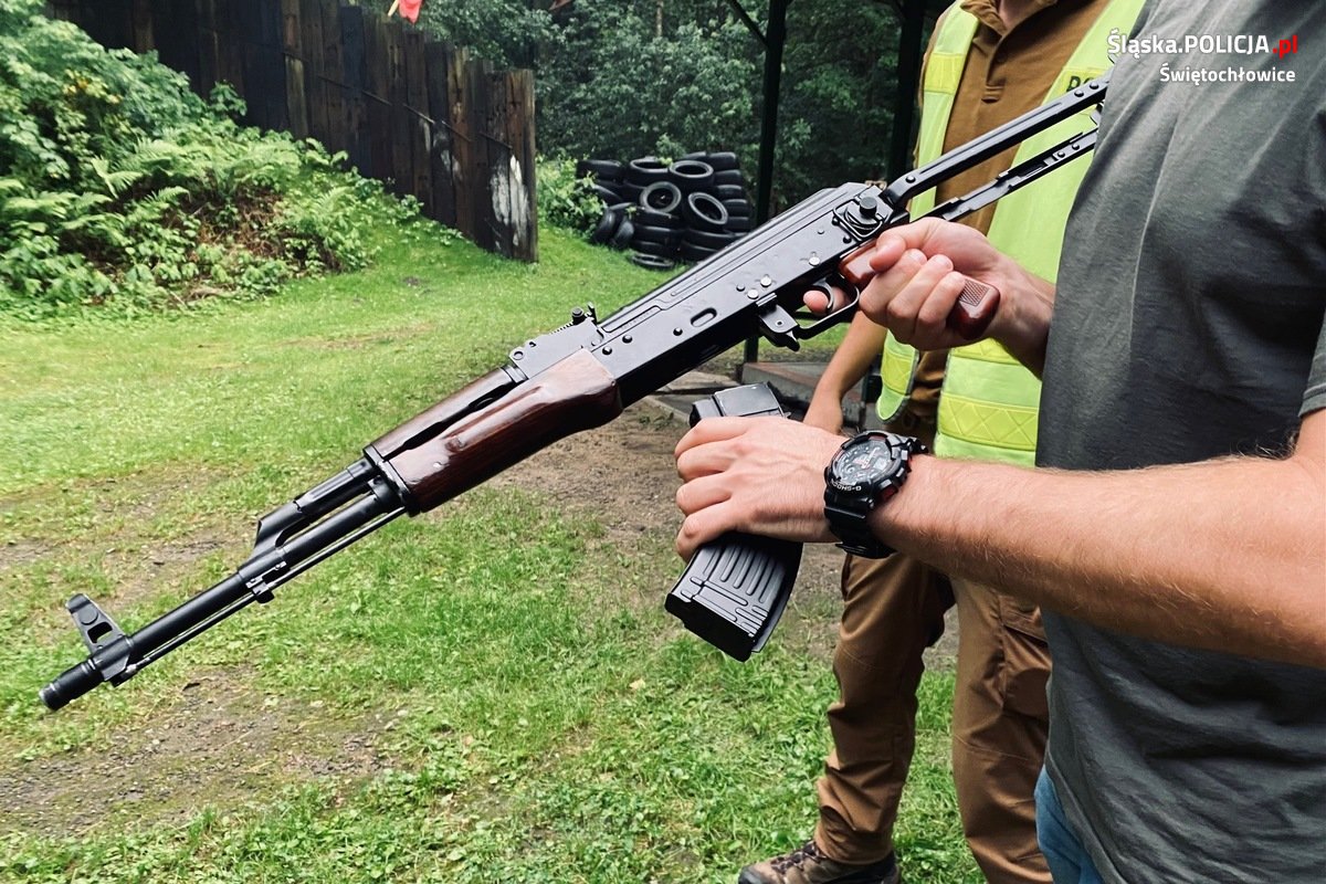 Szkolenie strzeleckie świętochłowickich mundurowych
