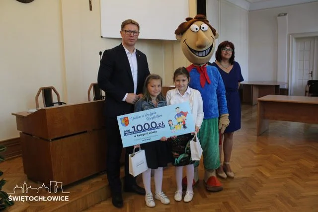 "Jestem w drużynie Recyklatora" w Świętochłowicach. Daniel Beger wręczył nagrody pieniężne