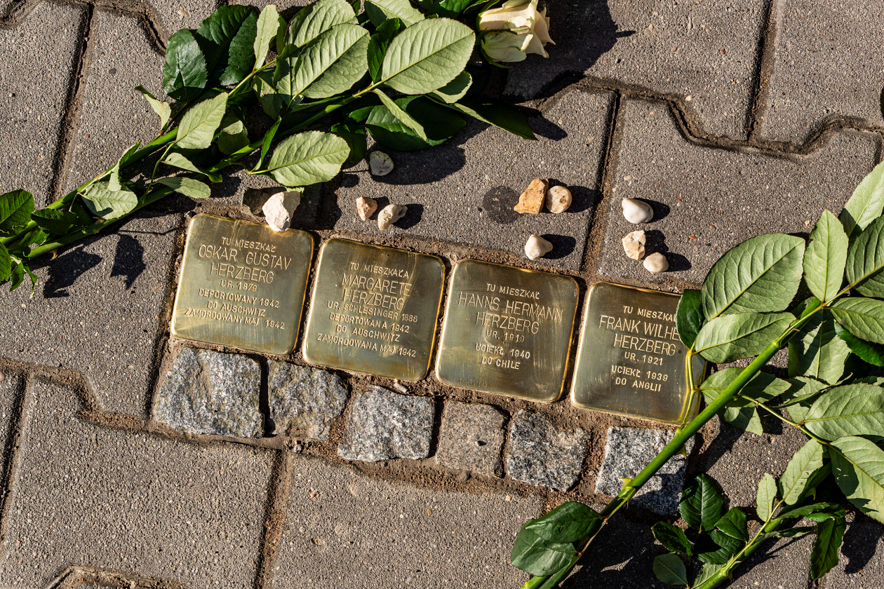 W Zabrzu wmurowano pierwsze w województwie śląskim stolpersteiny [ZDJĘCIA]