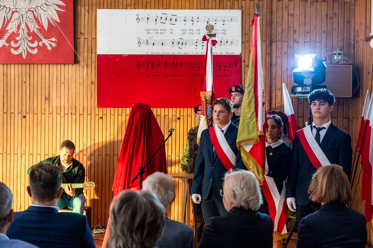 W Zespole Szkół nr 3 w Zabrzu odsłonięto popiersie rtm. Witolda Pileckiego!