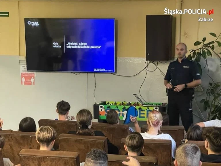 Policyjni profilaktycy spotkali się z uczniami