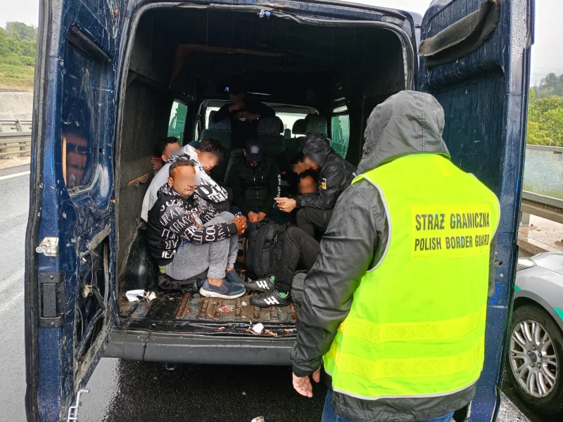 Nielegalnie przekroczyli granicę. Wpadli podczas kolizji!