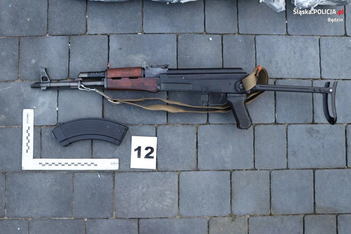 Będzińscy policjanci przechwycili broń oraz narkotyki warte ponad milion złotych! [WIDEO]