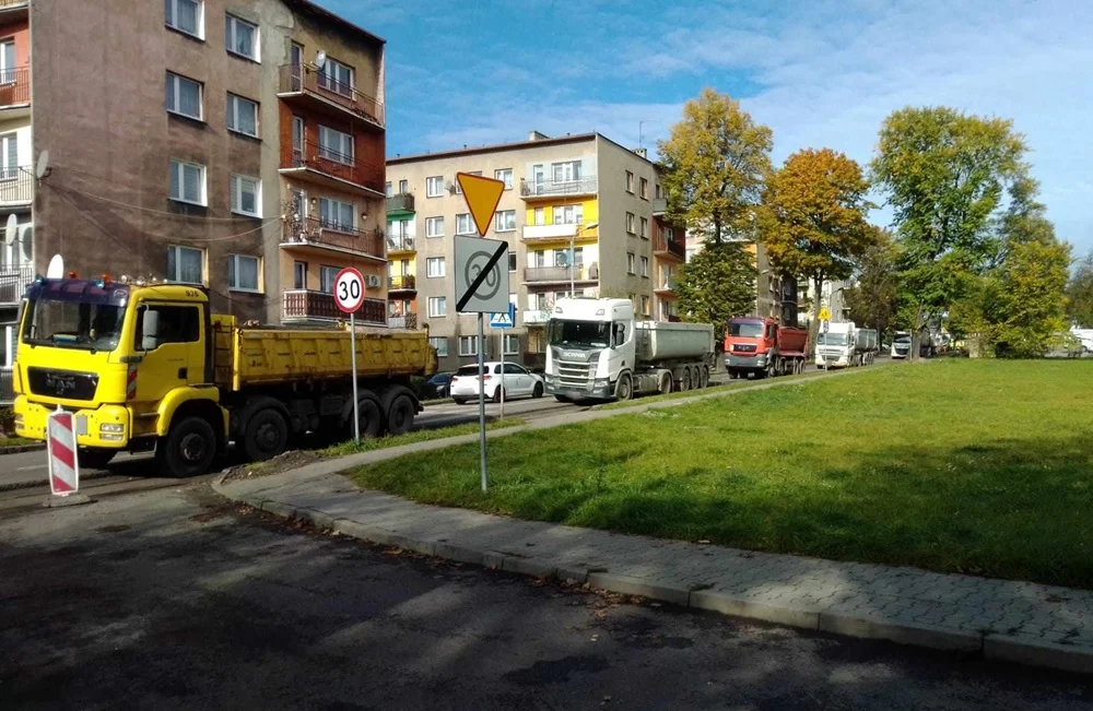 Uwaga kierowcy! Utrudnienia w ruchu na ulicy ks. J. Niedzieli w Bielszowicach