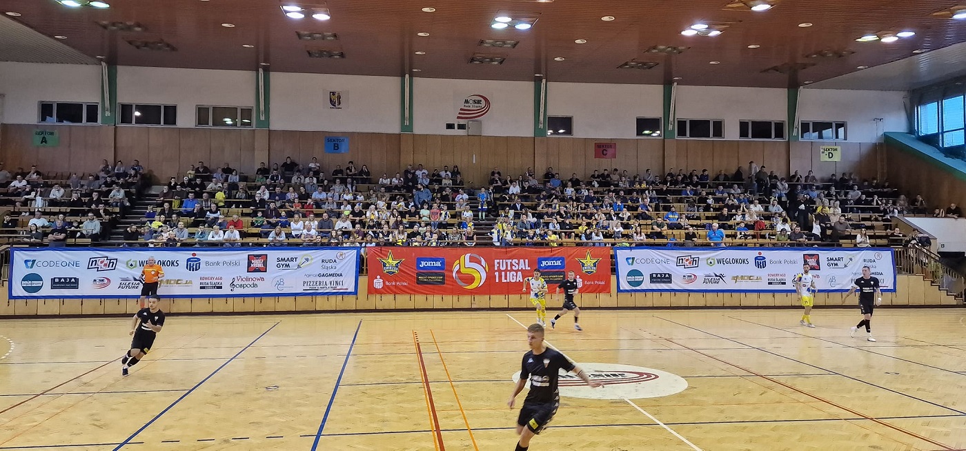 PKO Gwiazda Ruda Śląska bezkompromisowo pokonuje GKS Futsal Tych