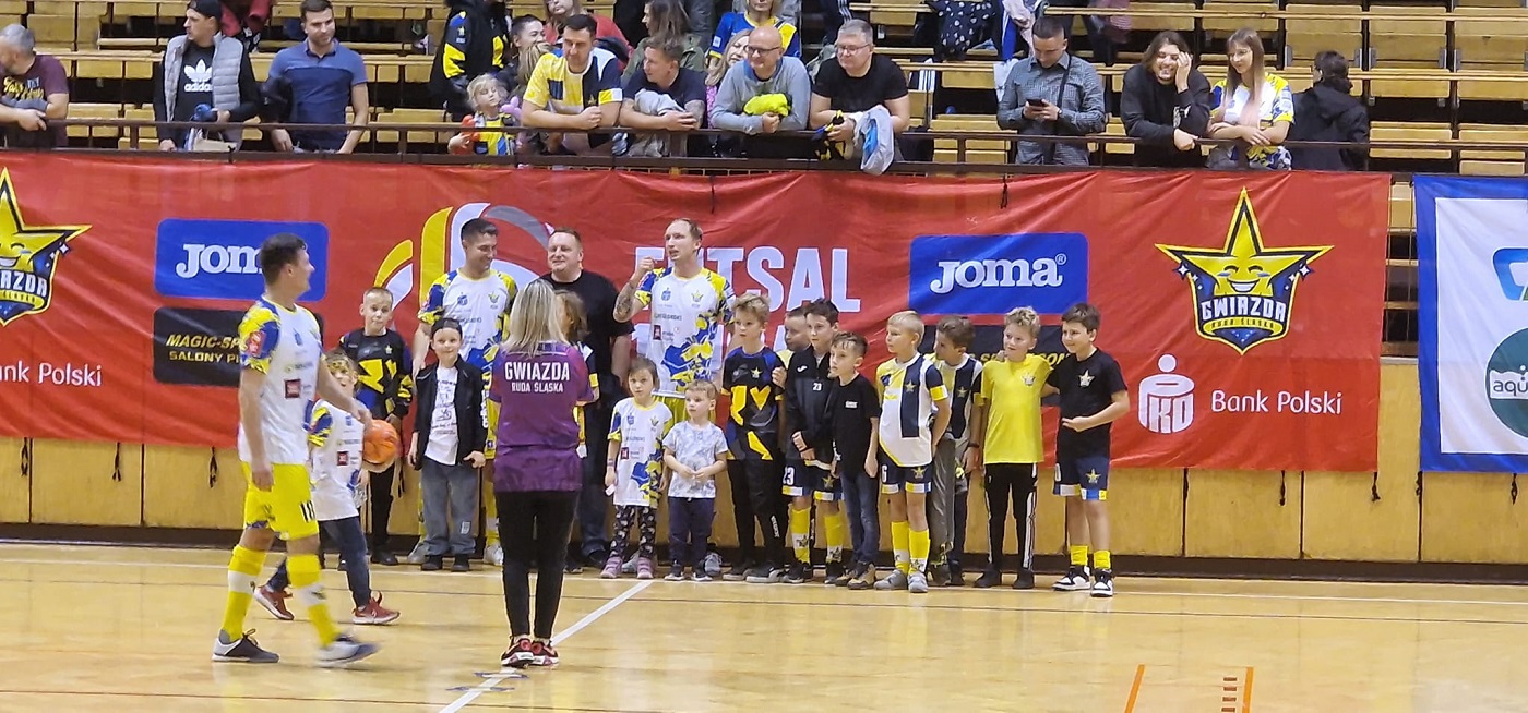 PKO Gwiazda Ruda Śląska bezkompromisowo pokonuje GKS Futsal Tych