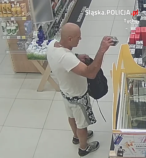 Kradzież w tyskiej drogerii. Poznajesz tego mężczyznę?