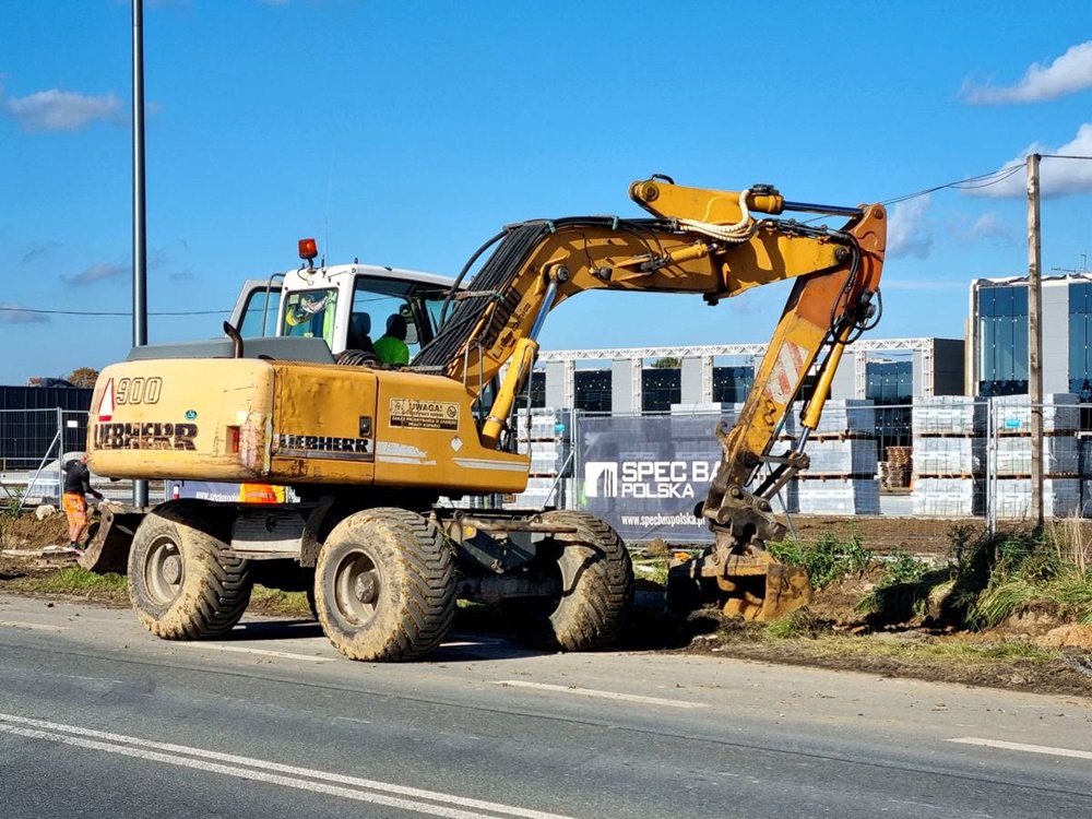 Prace drogowe na DK 44 przy powstającej Galerii Kwiatowej w Tychach