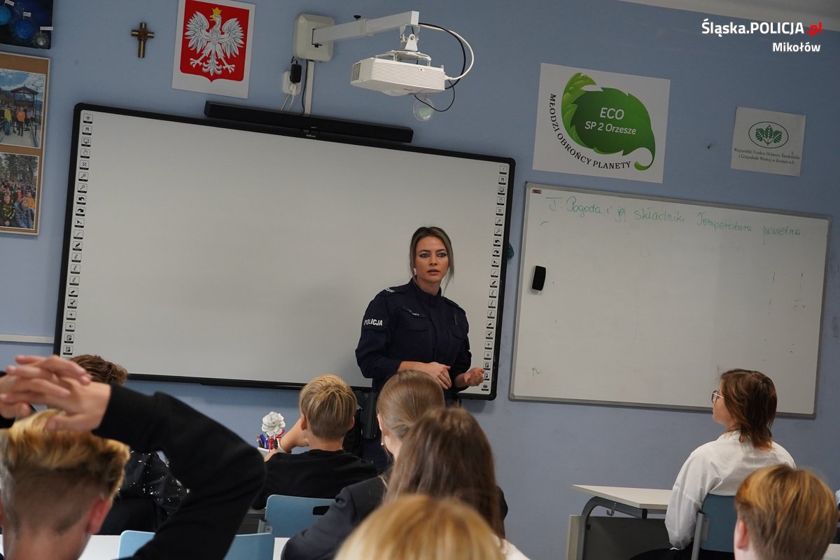 Policjantka spotkała się uczniami Szkoły Podstawowej nr 2 w Orzeszu