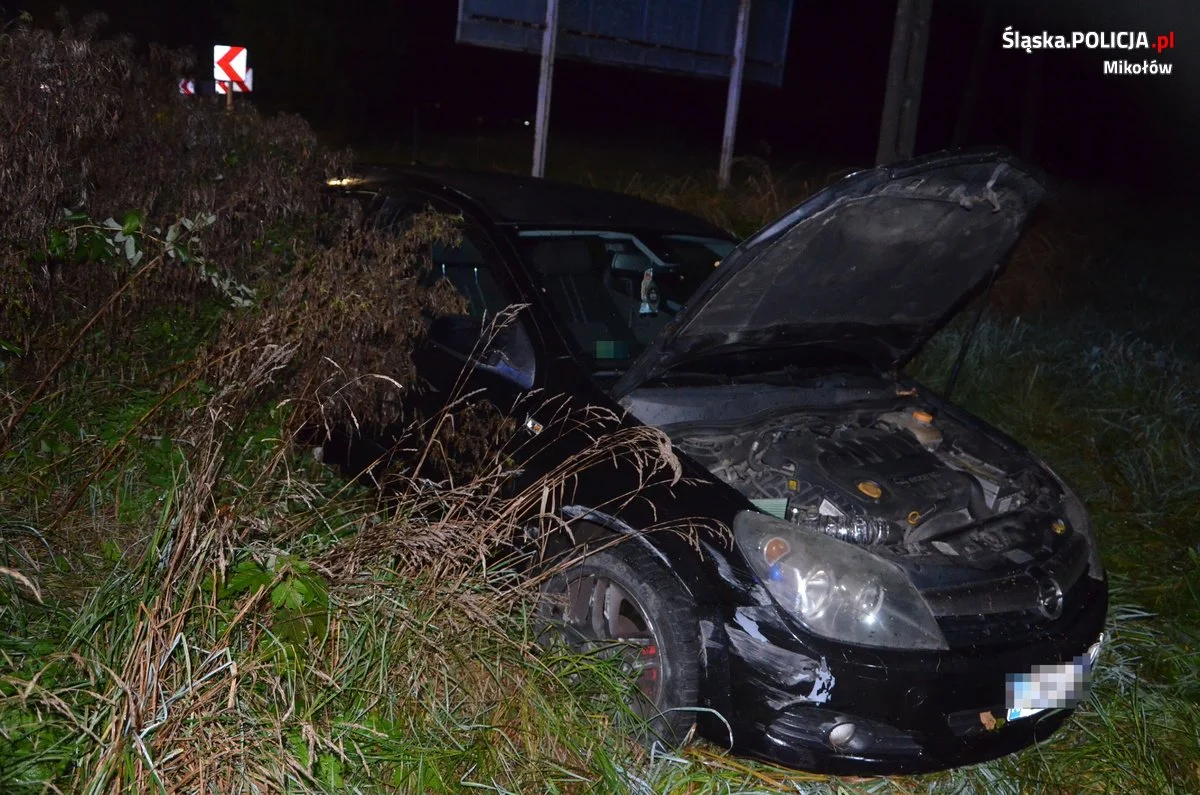 Piesza na chodniku potrącona przez osobówkę!