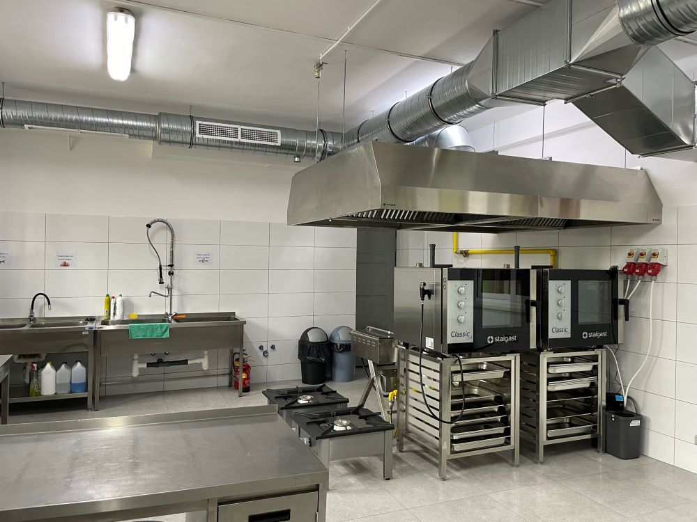 Remonty kuchni w piekarskich placówkach oświatowych