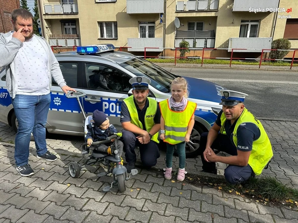 "Noś Odblaski" w Rybniku. Policjanci świecą przykładem!