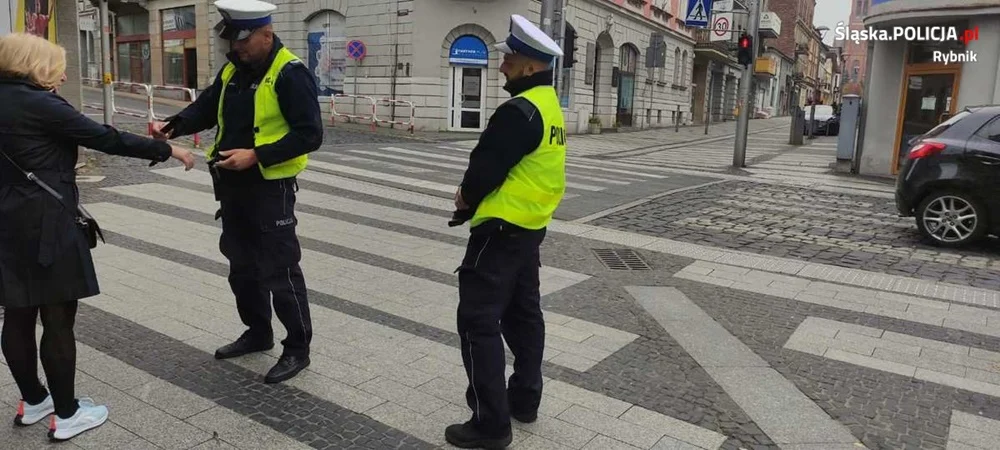 "Noś Odblaski" w Rybniku. Policjanci świecą przykładem!
