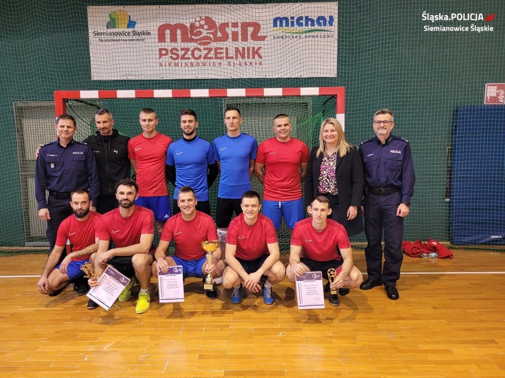 Rybniccy policjanci zwycięzcami Wojewódzkich Mistrzostw Policji w Halowej Piłce Nożnej