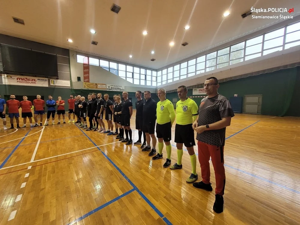 Rybniccy policjanci zwycięzcami Wojewódzkich Mistrzostw Policji w Halowej Piłce Nożnej