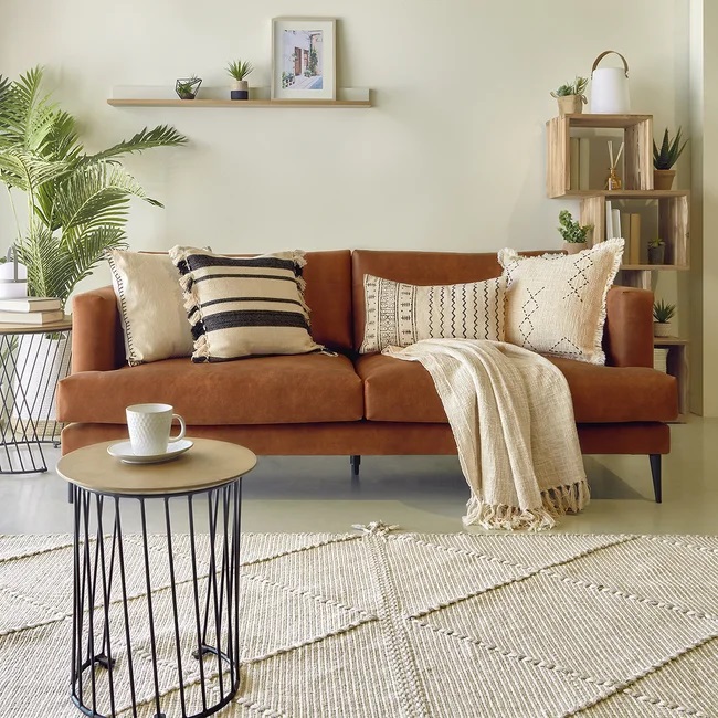 Sofy nierozkładane - czym się wyróżniają?